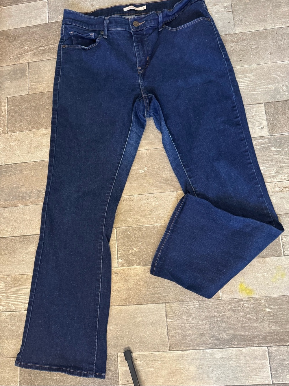 Levi's Dark Indigo Women's curvy Bootcut Jeans size 32